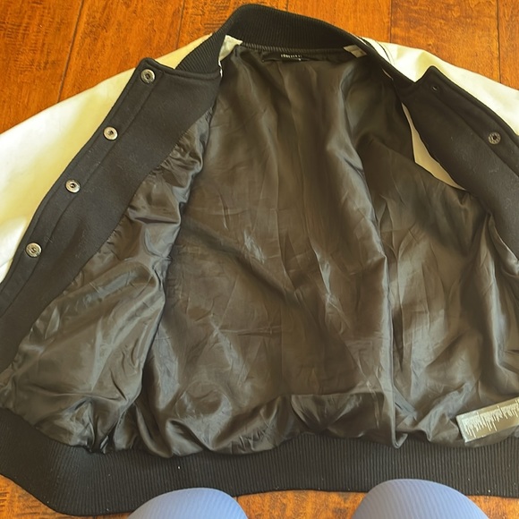 Forever 21 jacket. Black and cream. Size small. In good condition. - Picture 6 of 6